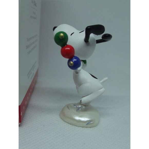 Hallmark Ornament 2015 Keepsake Peanuts Snoopy Decking the tree Christmas Bulbs - Picture 13 of 14